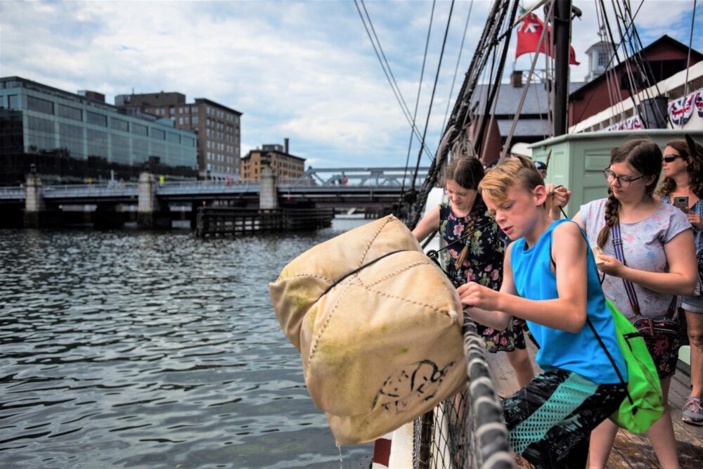 Boston Duck Boat Sightseeing City Tour with Cruise