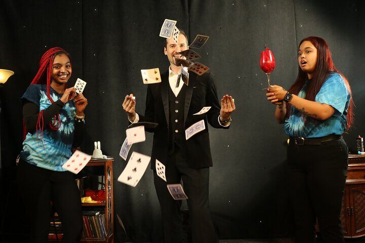 The Outta Control Magic Dinner Show in Orlando (2026 Review & Booking Guide) 1 The Outta Control Magic Dinner Show in Orlando in Orlando