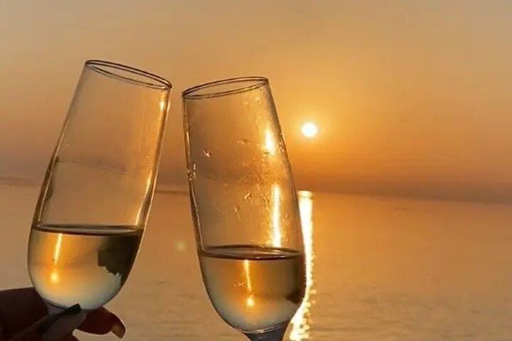 Miami City Pass: Go City Explorer vs All-Inclusive vs Individual Tickets — Worth It? (2026) 14 Miami Sunset Champagne Cruise with Skyline Views