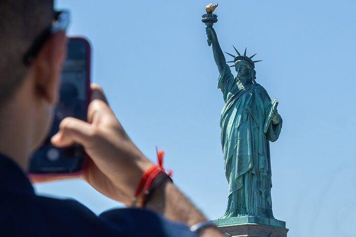 Statue of Liberty Tickets Compared: Ferry vs Pedestal vs Crown (2026) 14 Statue of Liberty & NYC Skyline Cruise - Freedom Liberty Tour