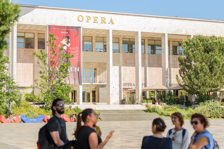 티라나 최고의 투어 & 체험 5 Tirana Walking Tour: History, Culture & Hidden Local Gems