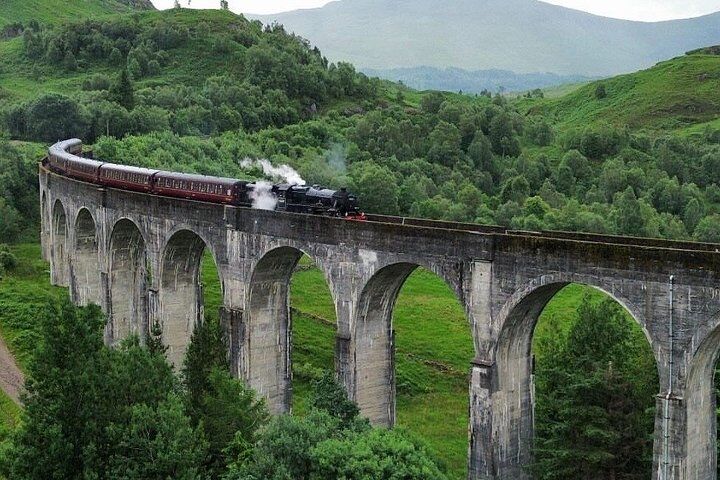 Edinburgh Castle Tickets Compared: Ticket vs Guided vs Royal Edinburgh Ticket (2026) 16 Edinburgh: Glenfinnan Viaduct, Glencoe & Fort William