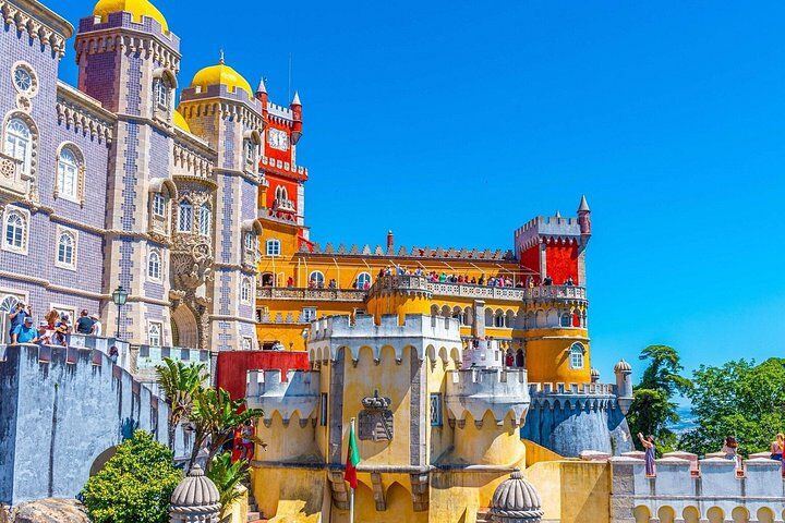 Private vs Small Group Tours in Lisbon: Which Should You Book? (2026) 17 Small Group Tour to Sintra, Pena Palace, Cabo Roca and Cascais