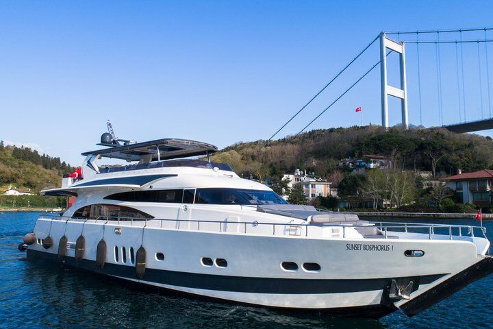 Istanbul Bosphorus Yacht Cruise with Guide and Asian Side Stop (2026 Review & Booking Guide) 1 Istanbul Bosphorus Yacht Cruise with Guide and Asian Side Stop in Istanbul