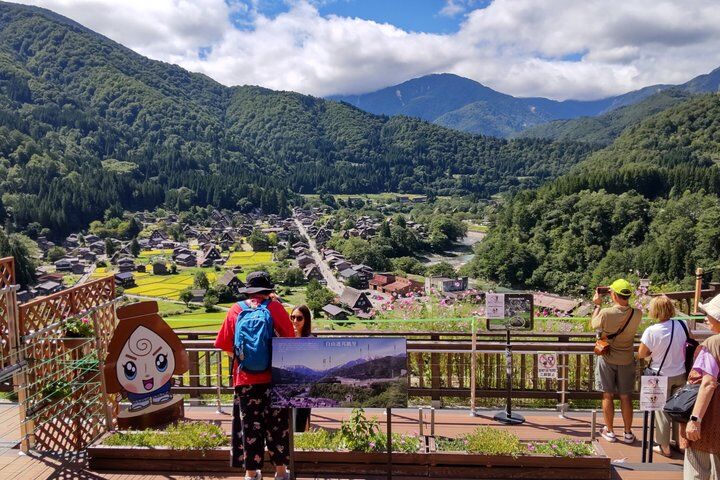 World Heritage Shirakawa-go and Experience Tours from Kanazawa (2026 Review & Booking Guide) 1 World Heritage Shirakawa-go and Experience Tours from Kanazawa in Kanazawa
