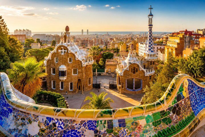 Barcelona City Pass: Barcelona Card vs Hola BCN vs Articket vs Gaudí Bundles — Worth It? (2026) 11 Park Guell Skip-the-Line Guided Tour in Barcelona