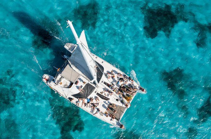 イスラ・ムヘーレスの高評価ツアー&体験 17 Catamaran Isla Mujeres Free Transportation