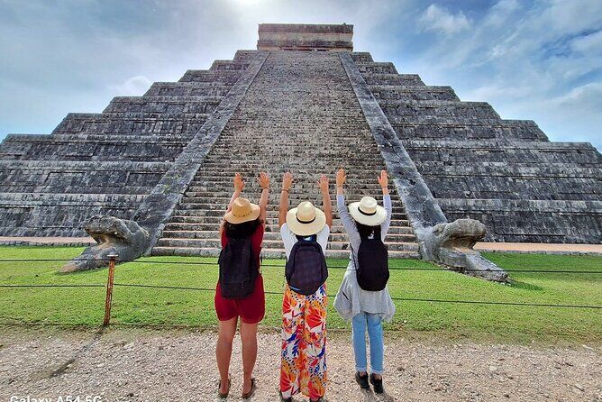 Chichen Itza Walking Shared Tour and Skip the Line Early Access
