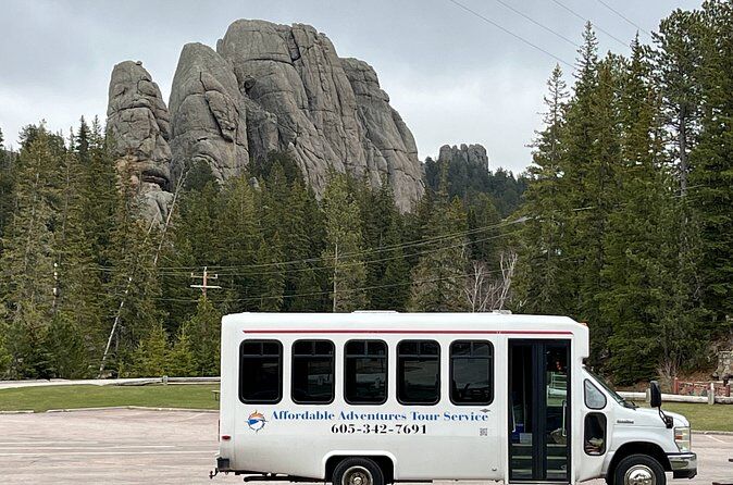 Custer State Park Wildlife Loop and Needles Highway Shared Tour