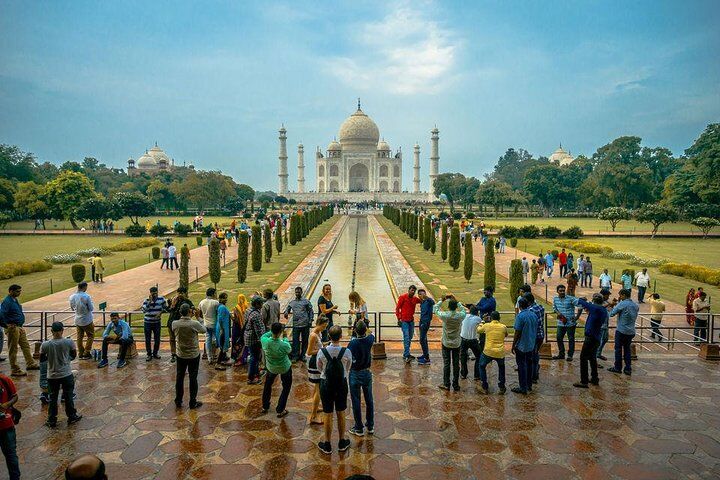 Taj Mahal Tickets Compared: Ticket vs Sunrise Tour vs Day Trip from Delhi (2026) 17 Taj Mahal Group Tour from Delhi