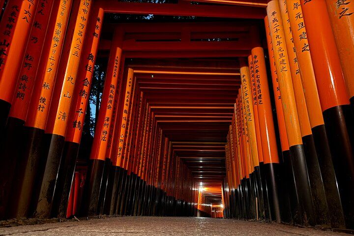 Kyoto City Pass: Is There One? Bus & Subway Pass, Temple Prices & What to Buy (2026) 15 Kyoto Fushimi-Inari Night Walking Tour