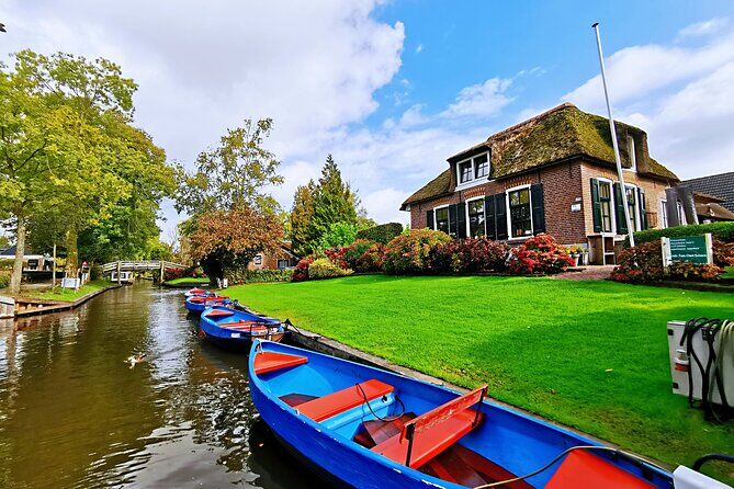 Meilleurs tours et expériences à Giethoorn Netherlands 27 Day Tour Giethoorn Afsluitdijk Zaanse Schans Mini VIP Bus with Max 8 Ppls - Giethoorn Netherlands