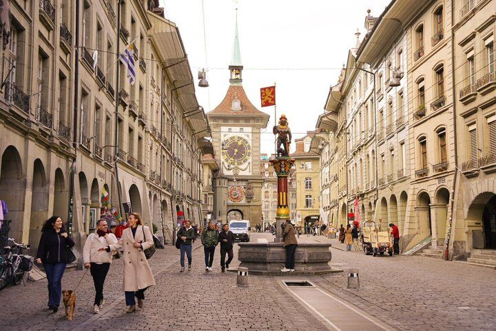 Meilleurs tours et expériences à Bern Switzerland 20 Discover Bern, Understand Switzerland Walking Tour