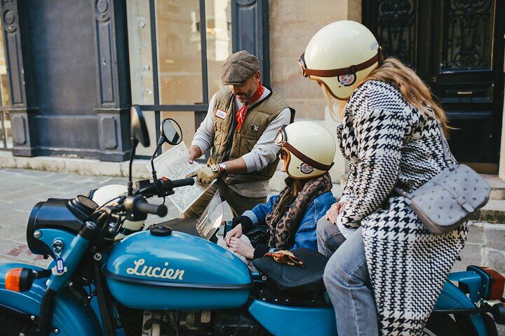 Private vs Small Group Tours in Paris: Which Should You Book? (2026) 15 Paris Vintage Private City Tour on a Sidecar Motorcycle
