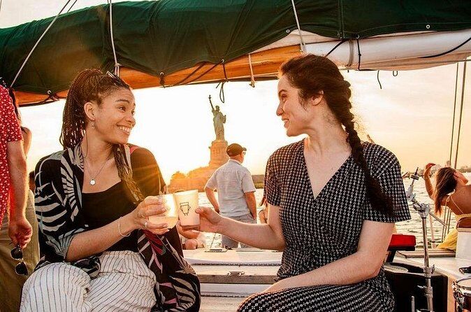 Melhores passeios e experiências em Hudson Valley New York 21 Sunset Sail Aboard the Schooner Adirondack - Hudson Valley New York