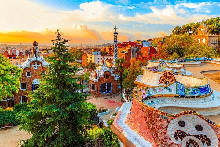 Barcelona City Pass: Barcelona Card vs Hola BCN vs Articket vs Gaudí Bundles — Worth It? (2026) 15 Park Güell Skip-the-Line Guided Tour Barcelona