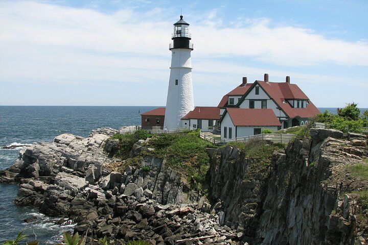 Portland, Maine Travel Guide: Best Tours, Sights and How to Plan Your Trip 7 The Real Portland Tour: City and 3 Lighthouses Historical Tour with a Real Local