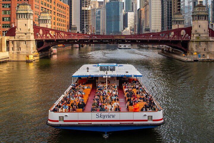 Private vs Small Group Tours in Chicago: Which Should You Book? (2026) 10 Chicago Architecture River Cruise
