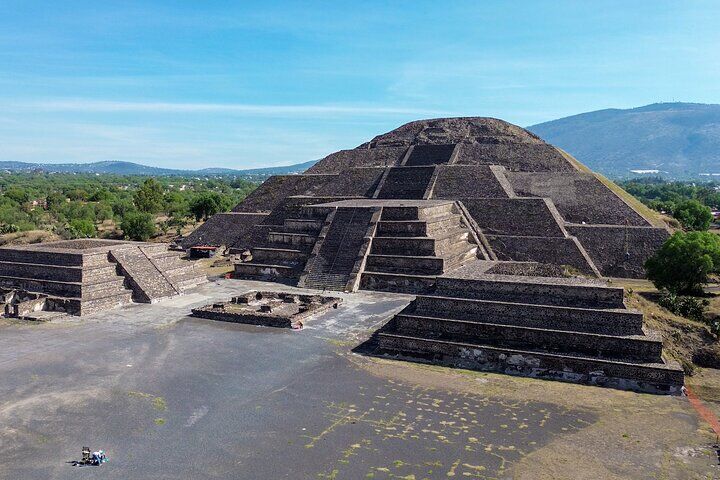 Teotihuacan Early Access Guided Tour with optional Lunch in Mexico City