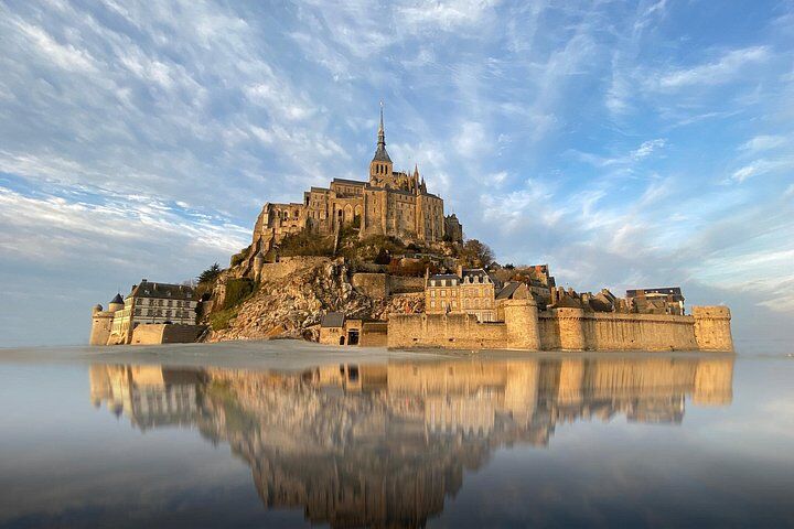 Mont Saint Michel Day Trip from Paris with English Speaking (2026 Review & Booking Guide) 1 Mont Saint Michel Day Trip from Paris with English Speaking in Paris