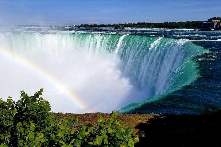 Ultimate Niagara Falls USA Tour W/ Boat Ride, Cave & Hotel (2026 Review & Booking Guide) 1 Ultimate Niagara Falls USA Tour W/ Boat Ride, Cave & Hotel in Niagara Falls