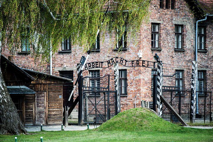 Krakow to Auschwitz-Birkenau Live Guided Tour & Hotel Pick-up in Krakow