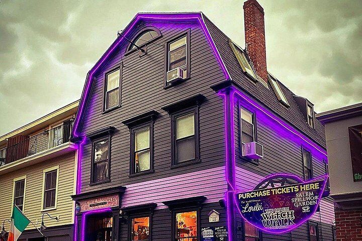 History and Hauntings of Salem Guided Walking Tour in Salem