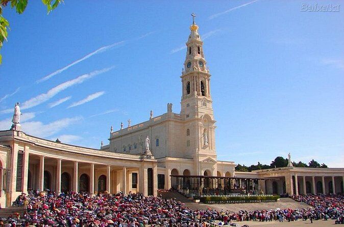 Fatima Nazare and Obidos Private Tour from Lisbon