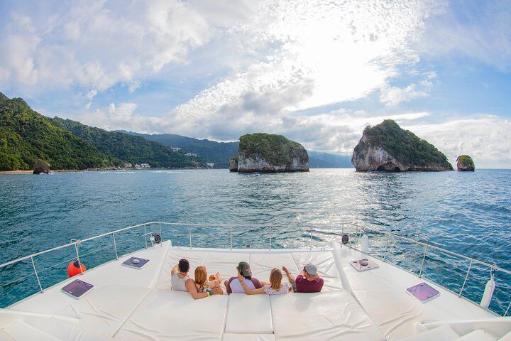 Puerto Vallarta Luxury Yacht Tour: Snorkeling, Open Bar in Puerto Vallarta