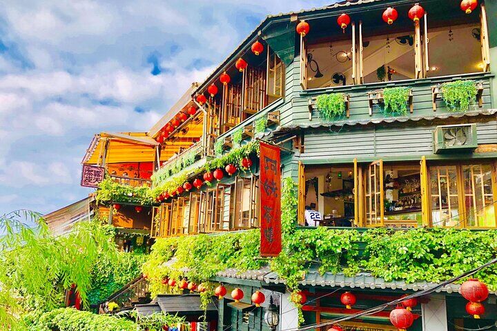 Jiufen Travel Guide: Best Tours, Sights and How to Plan Your Trip 9 Yehliu & Jiufen & Shifen Day Tour (Departure from Ximending)