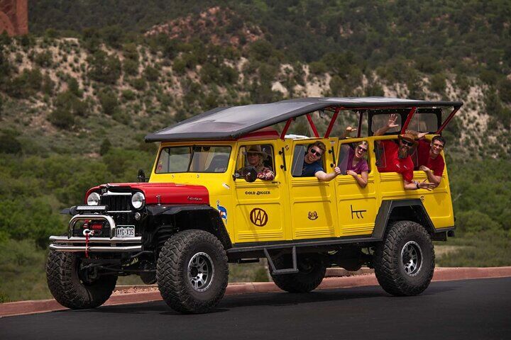 Meilleurs tours et expériences à Colorado Springs Colorado 17 Foothills, History, and Garden of the Gods Jeep Tour