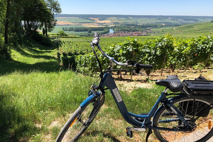 From Epernay Full day Electric bike Champagne and lunch