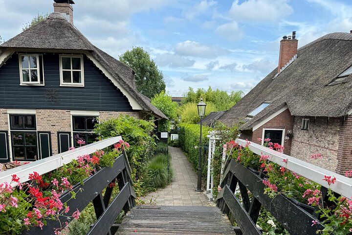 Meilleurs tours et expériences à Giethoorn Netherlands 21 Giethoorn Small-Group Tour from Amsterdam (Max. 8 People)
