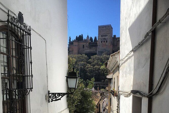 Granada Albayzin and Sacromonte Walking Tour