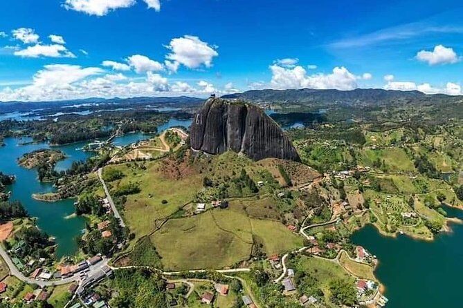 과타페 최고의 투어 & 체험 17 Guatape Lake on a Boat El Penol Rock Hike Day Tour