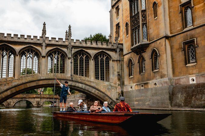 Guided Punting Tour Cambridge Socially Distanced - Cambridge Punting England