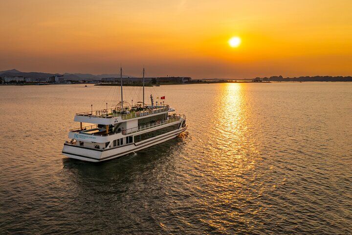 Ha Long Bay Luxury Cruise 1 Day