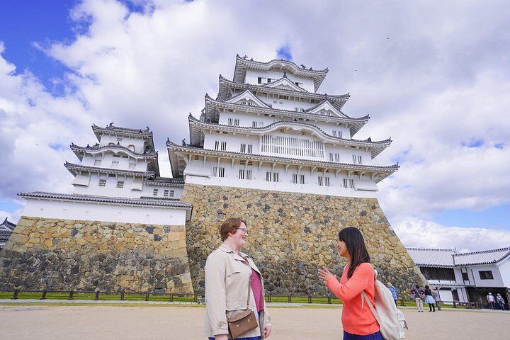 Best Things To Do in Himeji: Himeji Castle & Koko-en Garden 15 Himeji Castle Easy Bike Tour: Samurai History, Garden & Matcha
