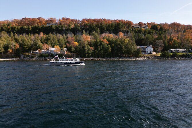 Historic Cottage Row and Strawberry Islands Scenic Boat Tour - Door County Wisconsin