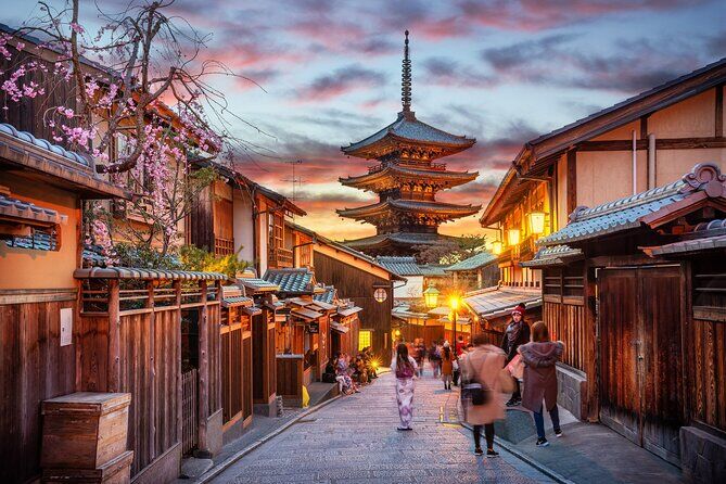 Kyoto Geisha and Gion History Walking Tour