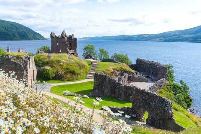 Meilleurs tours et expériences à Inverness, Écosse 21 Loch Ness Whisky and Outlander Day Tour from Inverness - Inverness Scotland