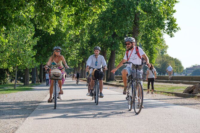 Meilleurs tours et expériences à Lucca Italy 23 Lucca Bikes and Bites Small Groups with Food Tastings - Lucca Italy