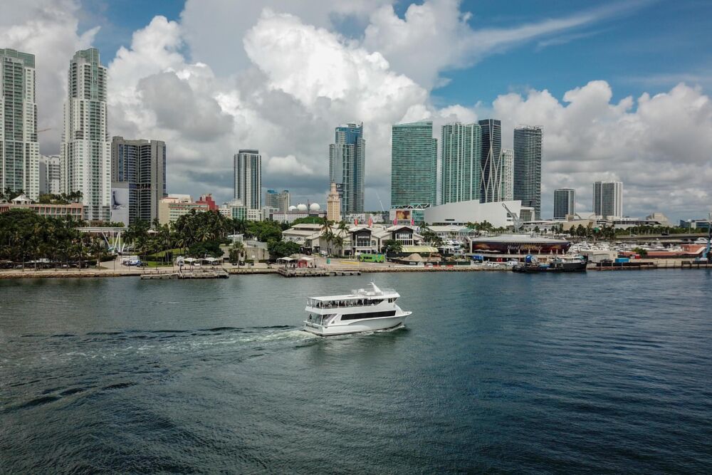 Miami Sightseeing Cruise to Millionaires Homes