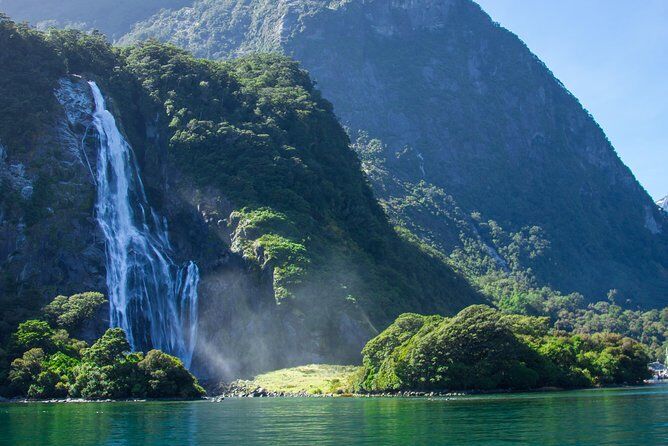 Milford Sound Glacier Flight and Cruise from Wanaka
