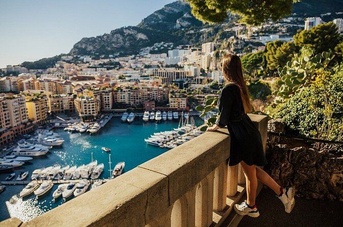 Meilleurs tours et expériences à Monaco 29 Monaco Waterfront and Old Town Private Photoshoot