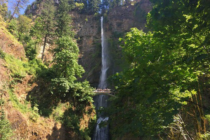 Les meilleurs tours et expériences à Hood River Fruit Loop 26 Multnomah Falls Mt Hood Loop Tour with Gorge Waterfalls - Hood River Fruit Loop