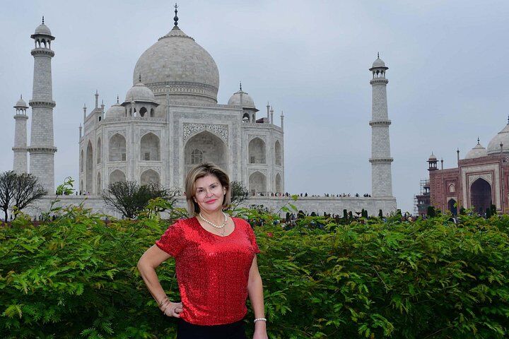 Overnight Taj Mahal Tour By car