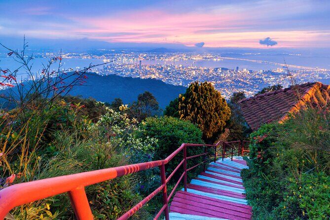 Penang City and Temple Tour with Penang Hill Fast Lane