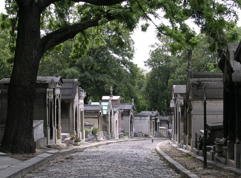pere lachaise cemetery 258