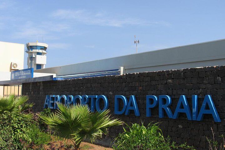 Private Airport Transfer: Praia ↔ Praia Airport